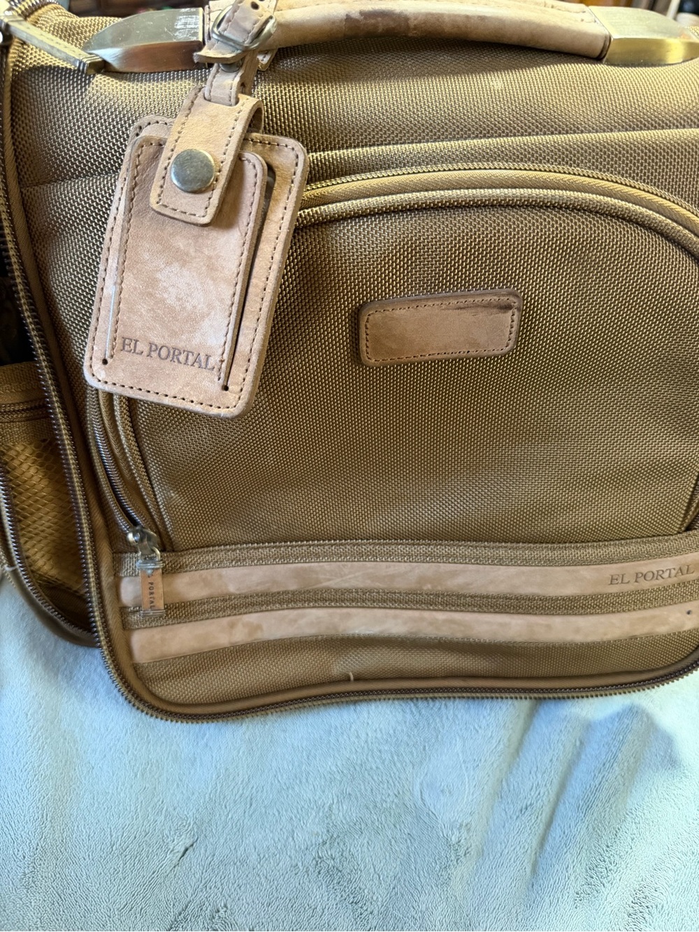 Tan Travel Duffel - Men's Carry-On Bag